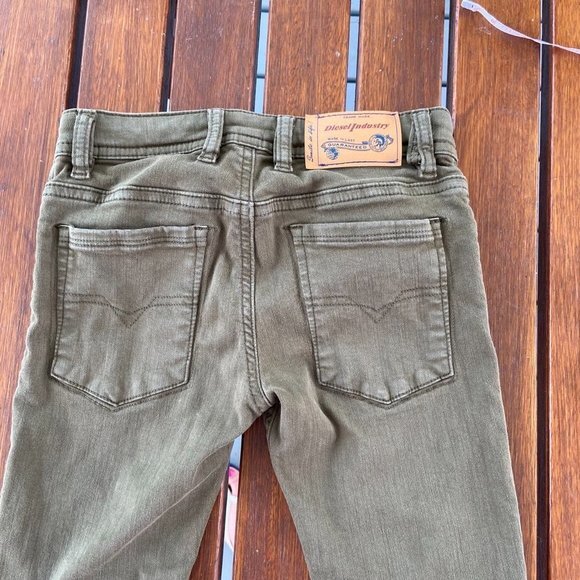 🎀 3 for $45 - Diesel Boy's Khaki Jeans in Size 7 EUC - Picture 7 of 13
